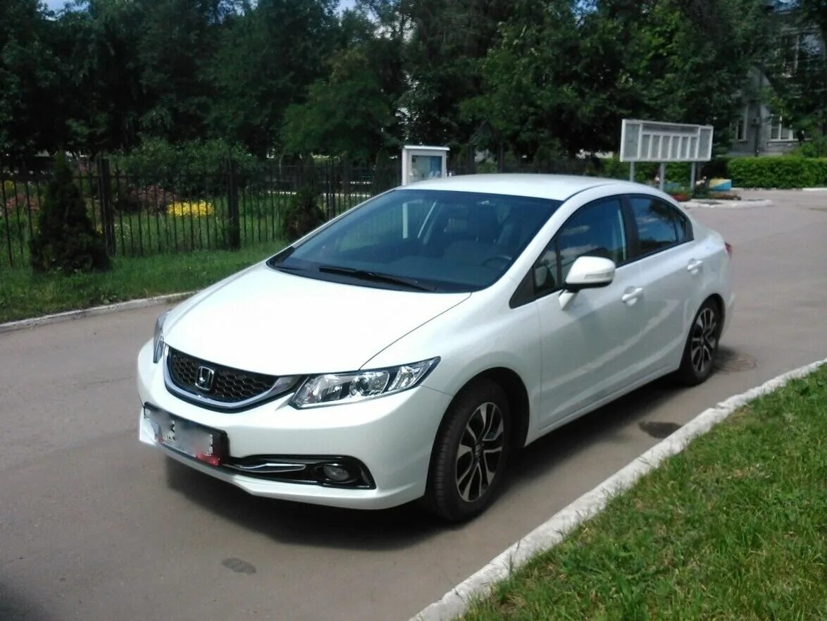 Хонда Цивик 2013 седан. Honda Civic IX, 2013. Honda Civic 2013 Рестайлинг белый. Honda Civic IX Рестайлинг. Honda civic рестайлинг