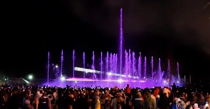 Фонтан ижевск. Фонтан ижевск режим работы. Фонтаны в ижевске на центральной площади. Центральная площадь ижевск 2022. Фонтан ижевск.