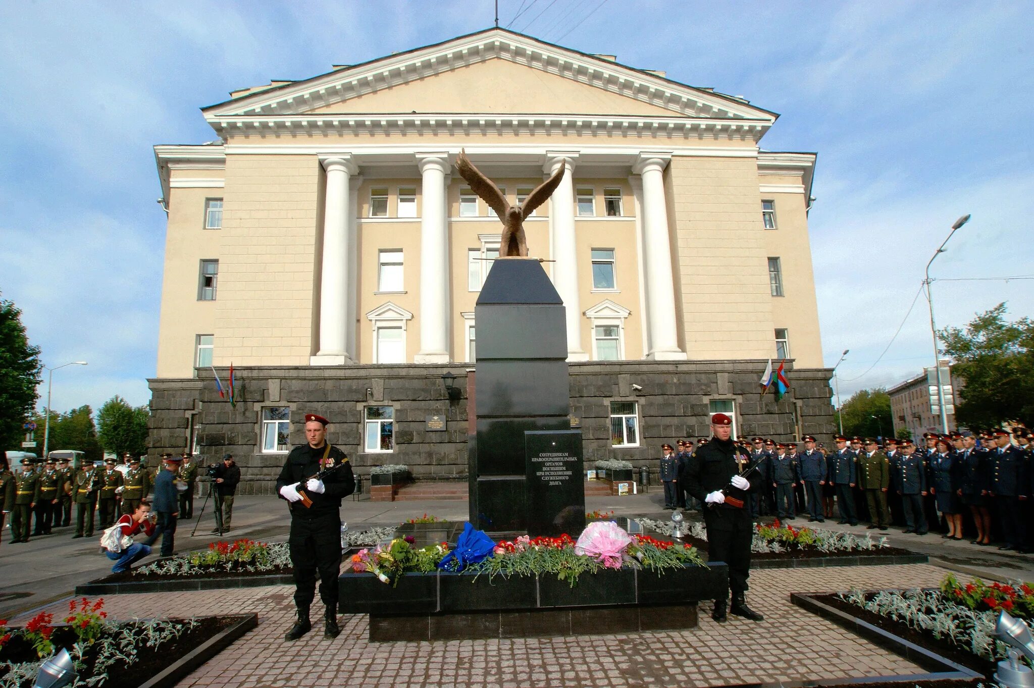 Музей истории петрозаводск. Петрозаводск центр. Здание МВД Петрозаводск. Республика Карелия Петрозаводск.