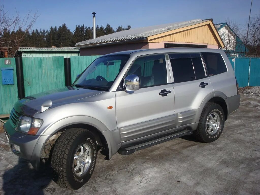 Mitsubishi pajero 2001