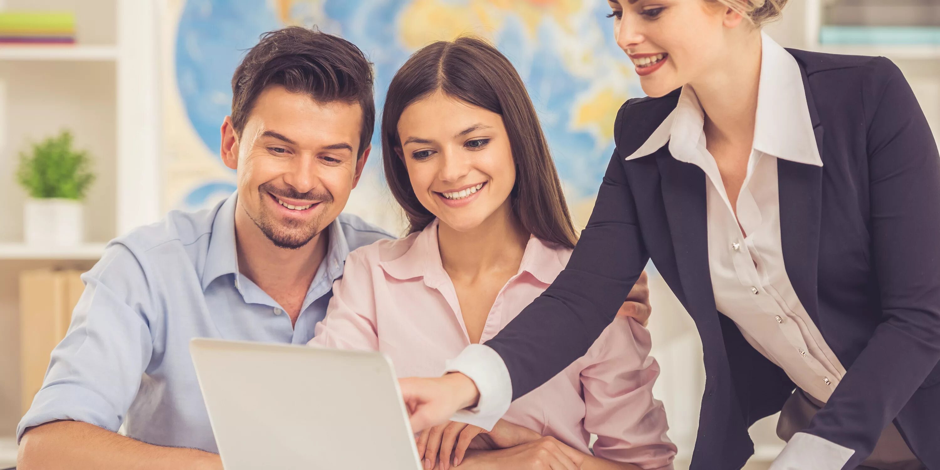 W client. Разговор с клиентом. Общение с клиентом. W client. Менеджер и покупатель.