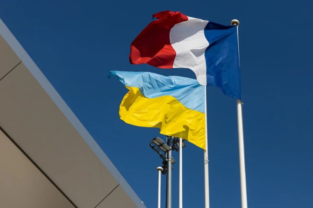 Франция флаг украины