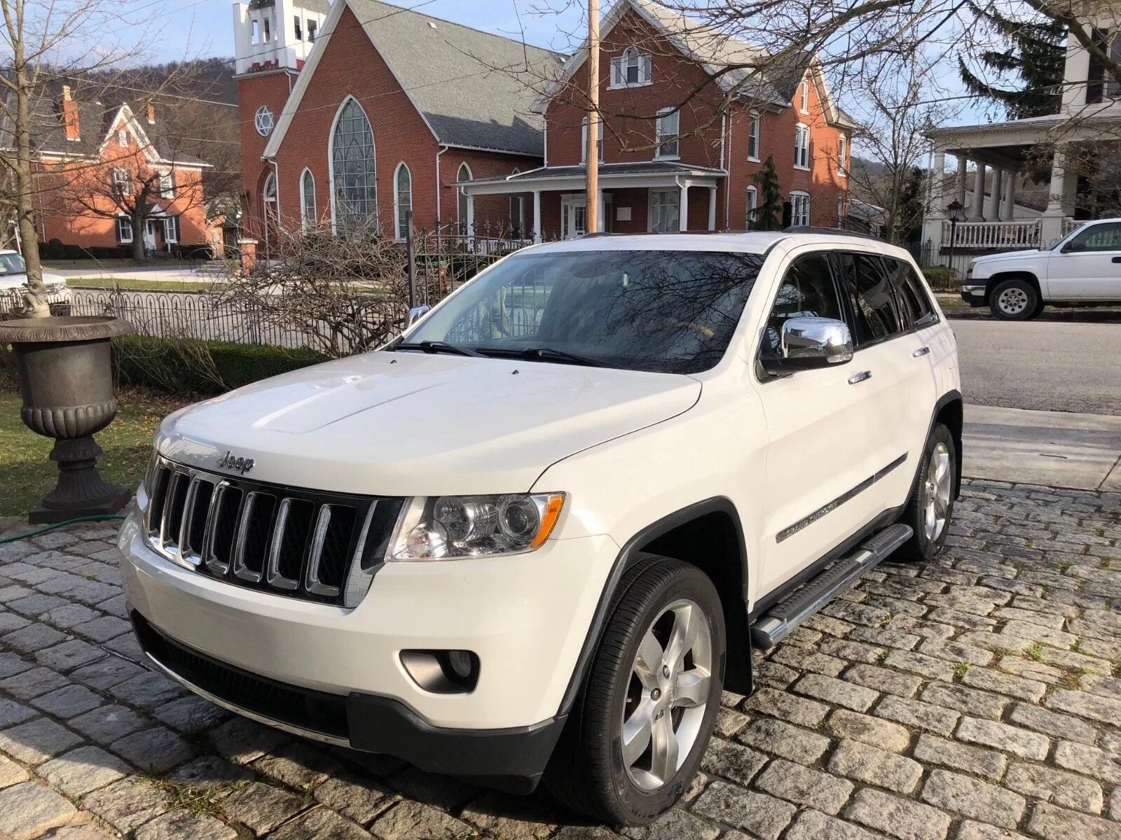 Jeep grand cherokee overland 2017. Jeep grand cherokee 2013. Jeep grand cherokee 2014 белый. Джип чероки 2014. Jeep grand overland.