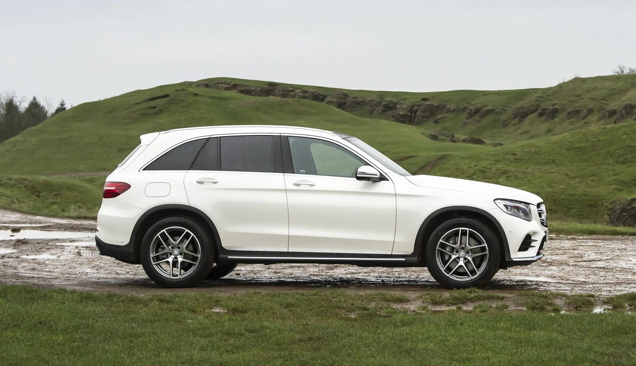 Glc с пробегом. Glc 250d. мерседес-бенц glc 250d. gls 250d мерседес. мерседес глс 250.