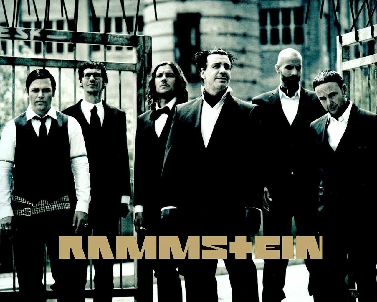 Rammstein версия. Группа rammstein. постер группы рамштайн. группа rammstein постеры. коллектив рамштайн.