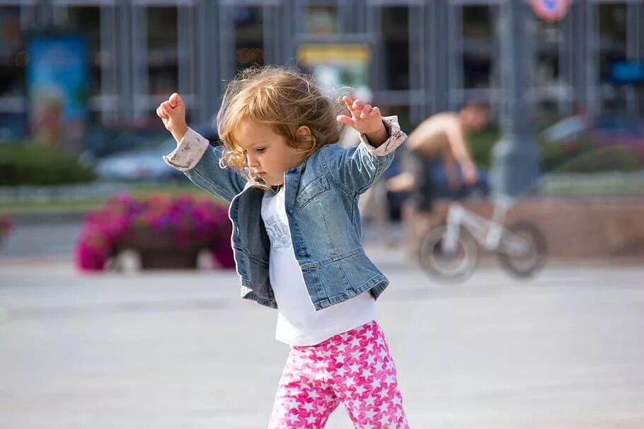 Занятия английским языком для детей. Ребенок дитя 5 букв. Ребенок дитя 5 букв. Улыбающееся лицо арсения. Ребенок 5 лет.