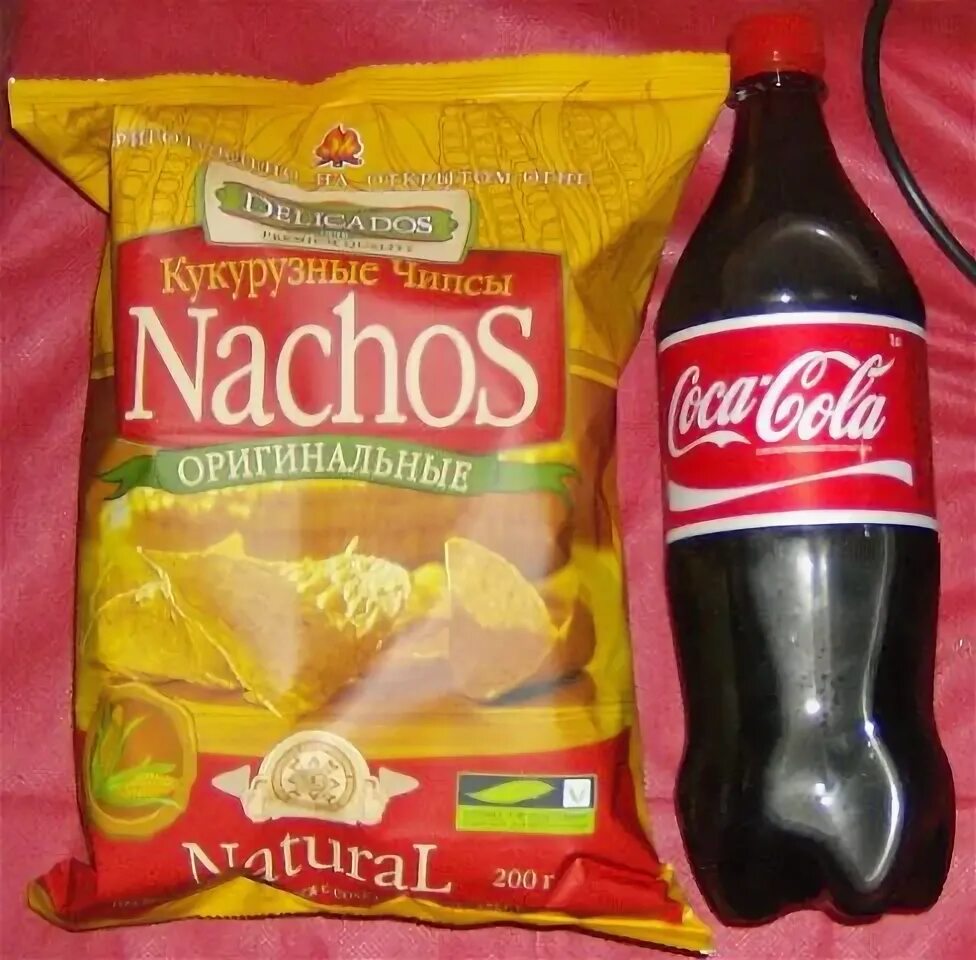 Pringles cola. Чипсы и газировка. Чипсы и газировка. Чипсы и кола. Вредные продукты.
