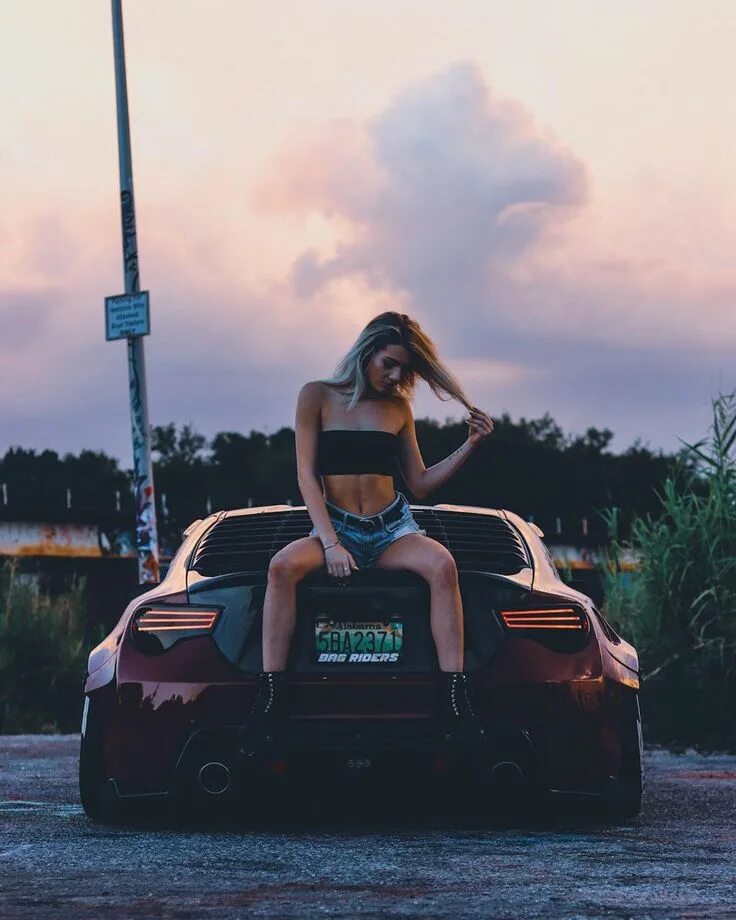 She vibe. JDM девушки. Фотосессия с машиной идеи. JDM машины с девушками. Поза тачка.