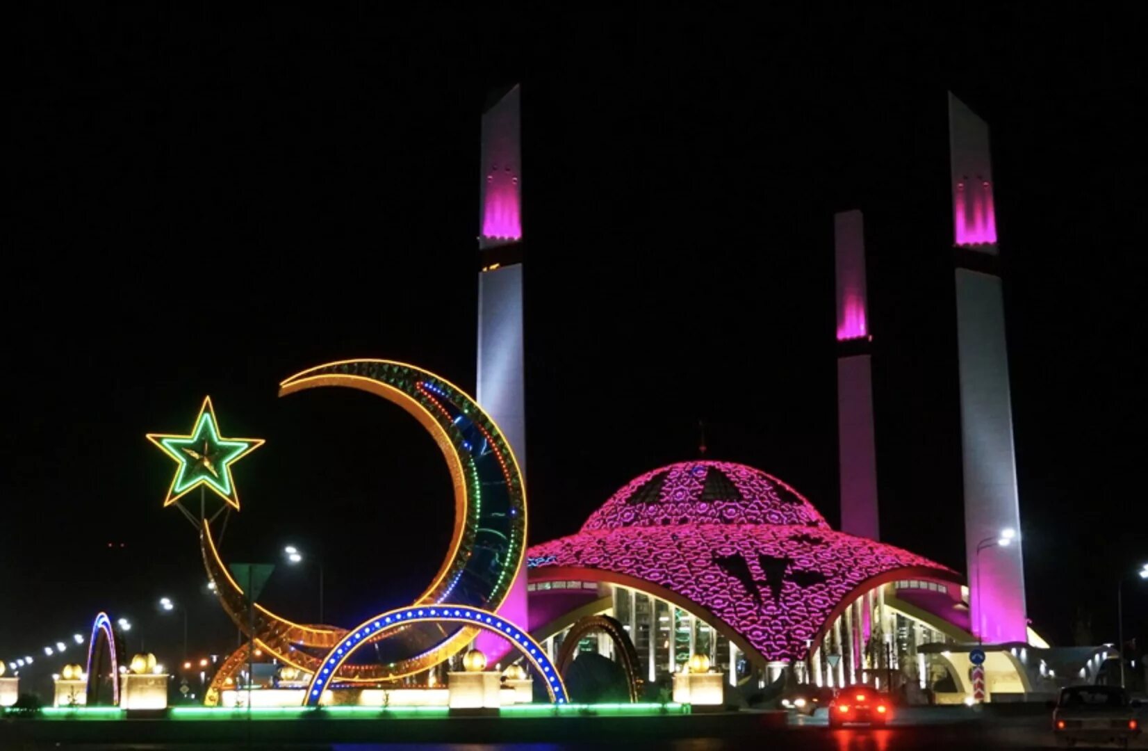 Чеченская республика столица грозный. Грозный аргун шали экскурсии. Туры в чечню 2024. Столица чечни грозный. Мечеть сердце чечни в грозном зима ночь.