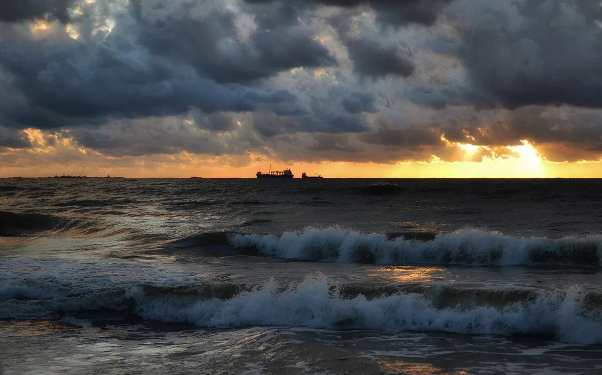 Море волнуется. Балтийское море зеленоградск. балтика море зеленоградск. волны балтийского моря зеленоградск. волны зеленоградск.