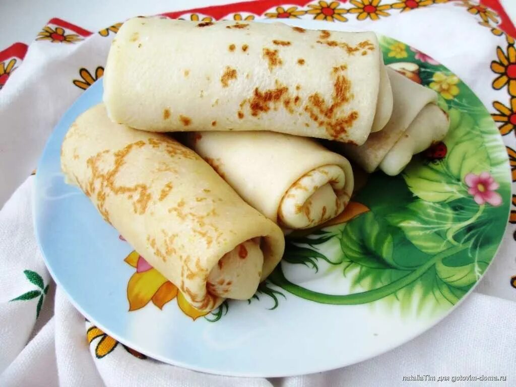 Блины с творожной массой. Блинчики с творогом пошагово. Блинчики фаршированные творогом. Блины с творогом. Налистники украинские.