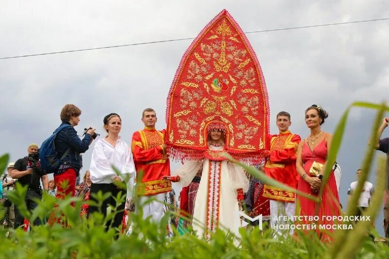 Коломенское фестиваль. Фестиваль русское поле. Фестиваль коломенское 3 августа. Фестиваль русское поле москва. Фестиваль русское поле 2015.