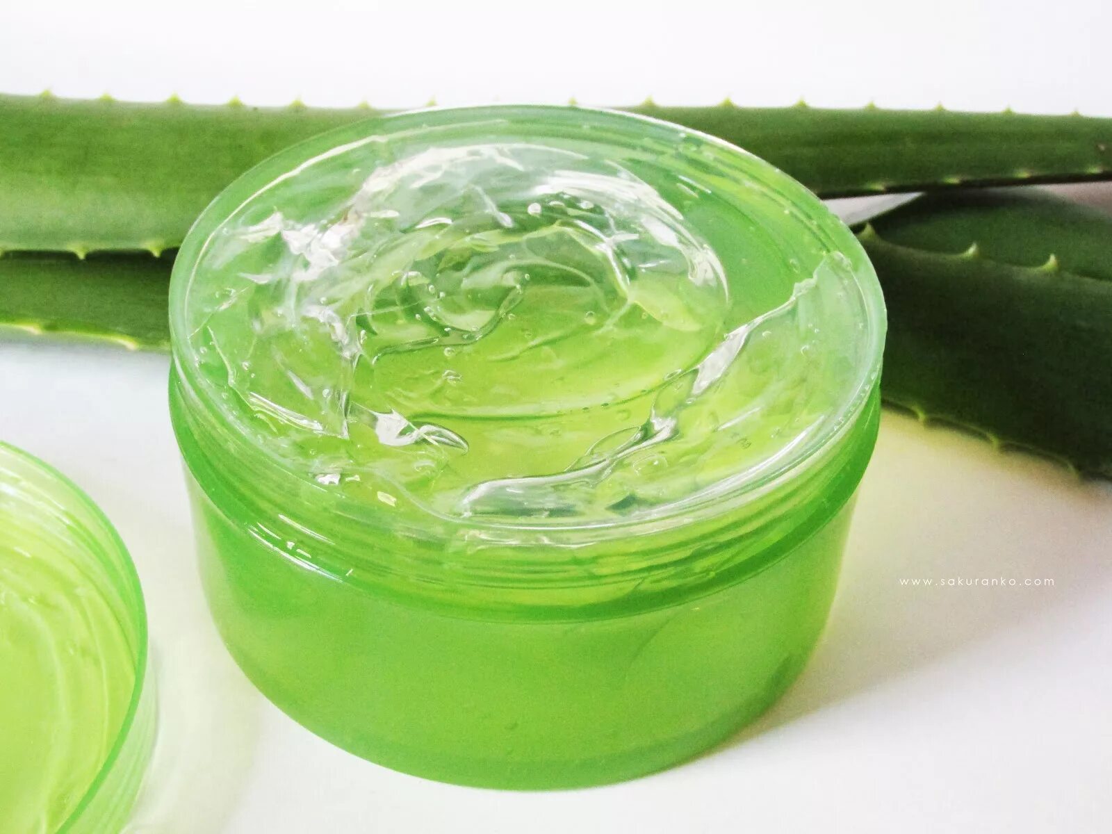 Aloe Vera маска. EYENLIP гель для тела с экстрактом алое Aloe Soothing Gel. Cocogrm Aloe Vera гель. Алоэ и мед для лица