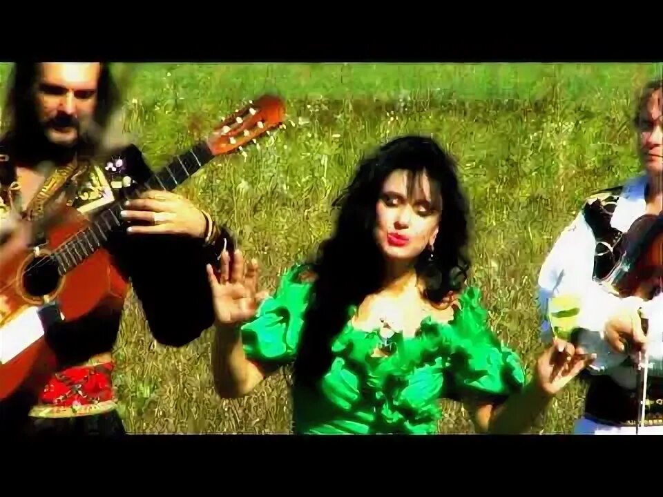 Цыгане осень. Цыганский танец. Цыганский ансамбль осенняя роса. Цыганка осень gif. Цыганские песни осенняя роса.
