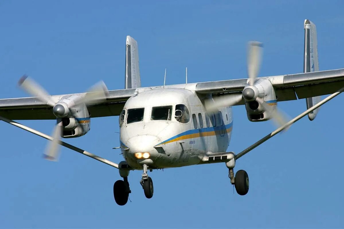 Антонов ан-28. Ан-28 пассажирский самолёт. Самолет ан 28. Ан 28 крыло. Самолет ан 28.