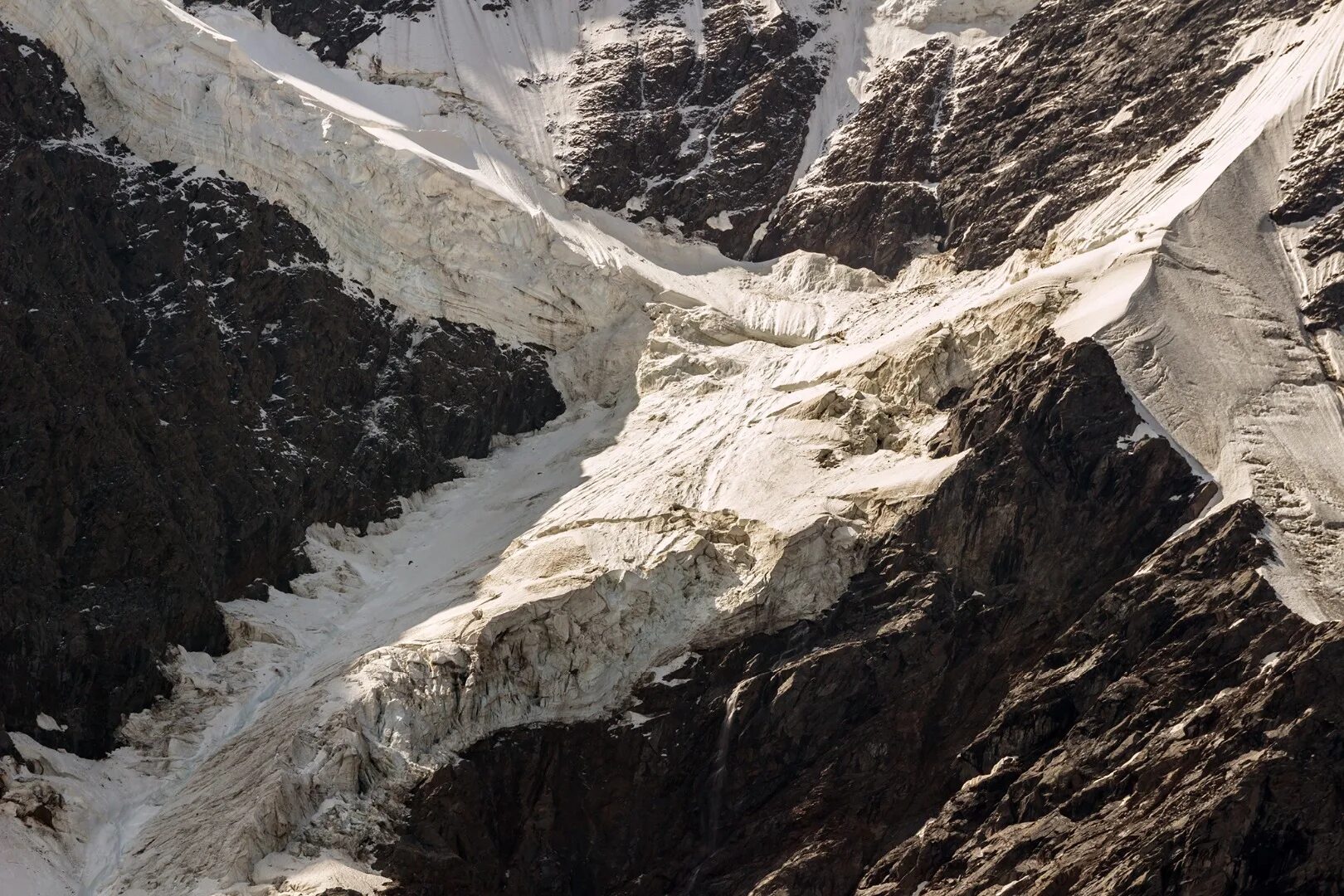 Основание горы 7. Ледник семерка Приэльбрусье. Ледник семерка Чегет. Донгузорунский ледник. Чегет 777 ледник.