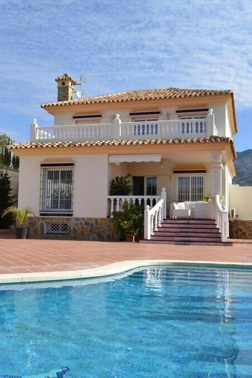 Как выглядят дома в испании Hacienda style homes, Spanish style homes, Hacienda style