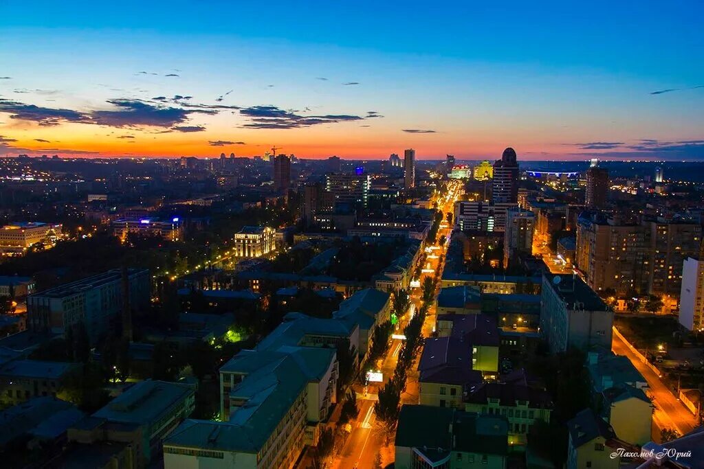 Донецк 2013 достопримечательности. Донецк центр города. Ночной донецк днр. Донецк. Донецк центр.