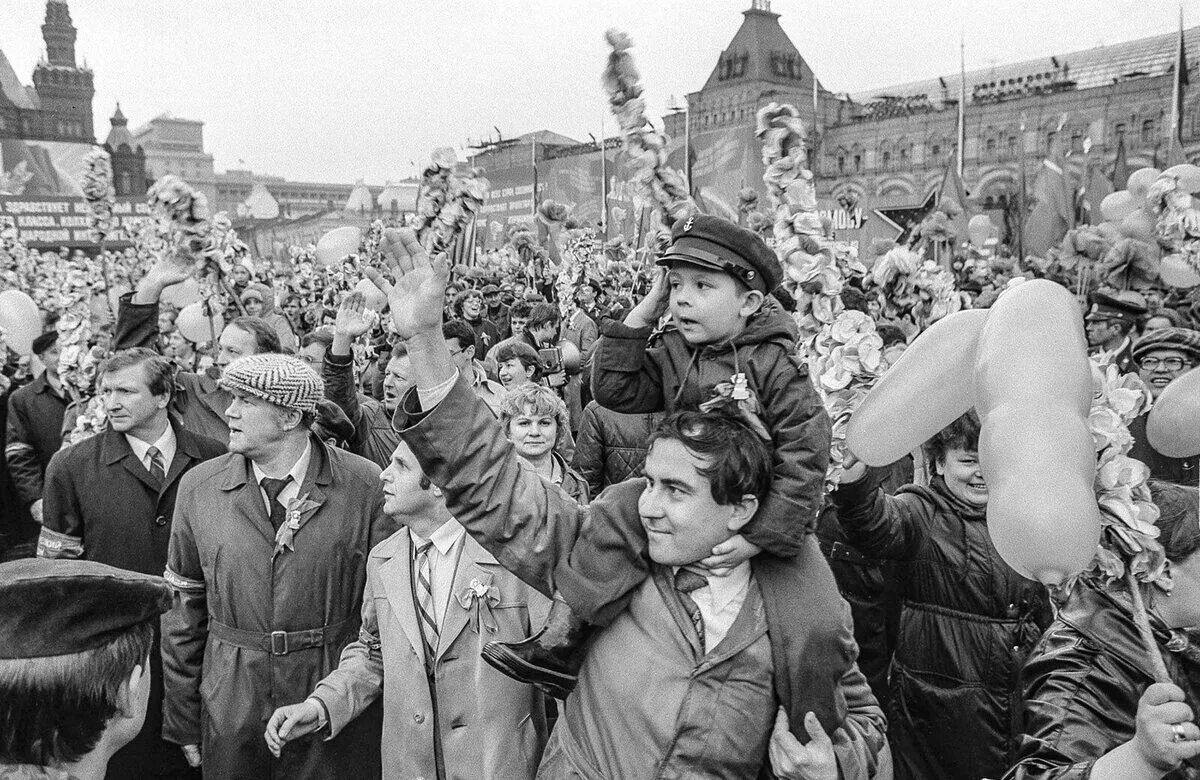 Первомай в Москве 1955г. Первомайская демонстрация в СССР 70е Воронеж. Первомай 1889. Первомай парад СССР. Первое мая 19