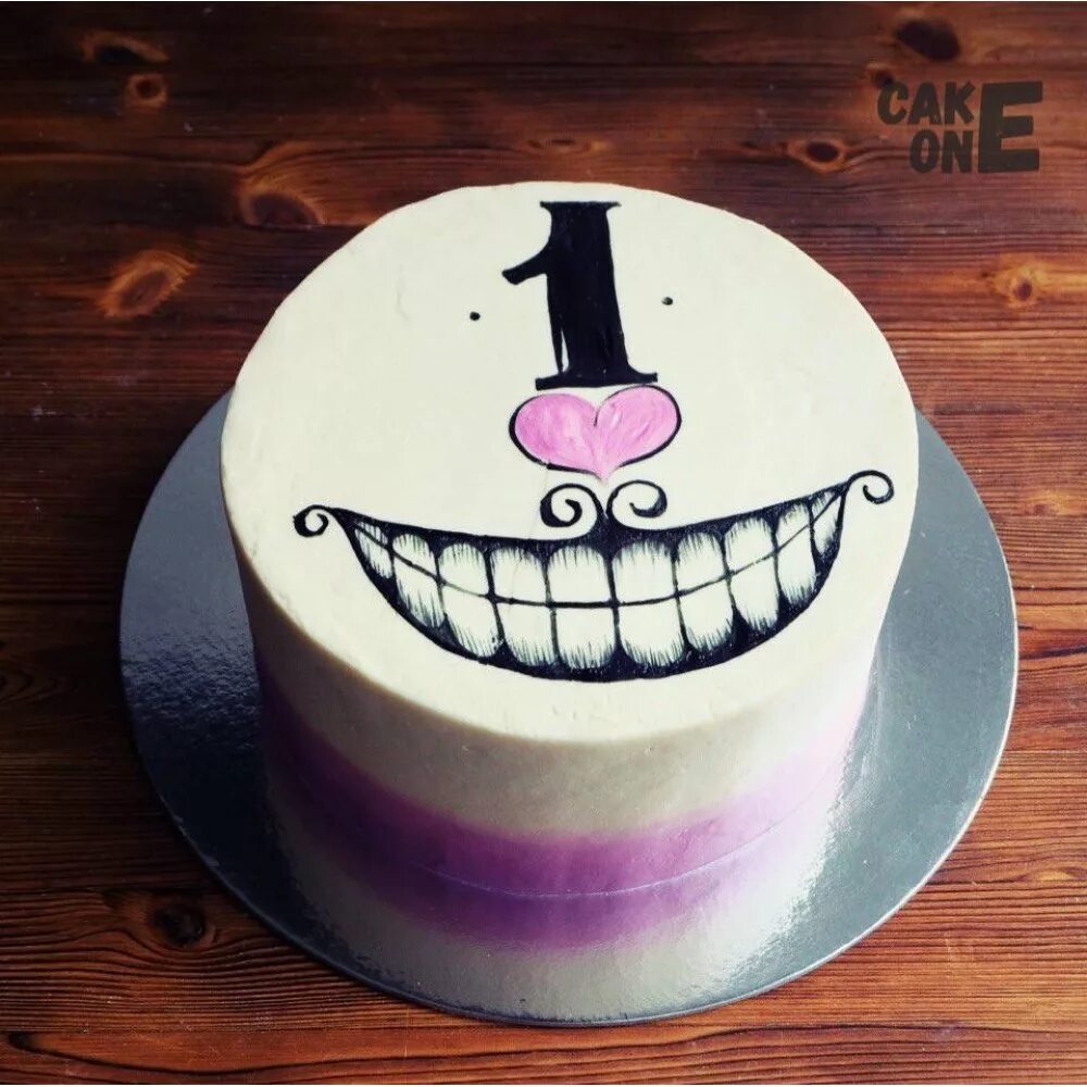 Торт улыбнись. Торт улыбка. Тортик с улыбкой. Улыбающийся торт.
