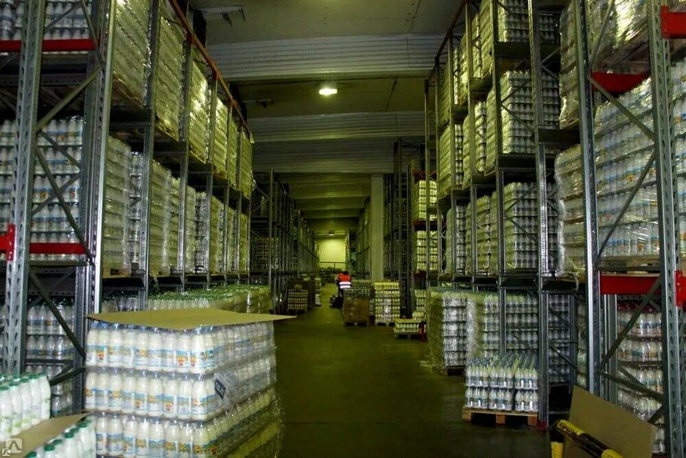 Склад хранилище. Хранение молочной продукции на складе. хранилище склад для продуктов. холодильный склад. хранение молочных продуктов.