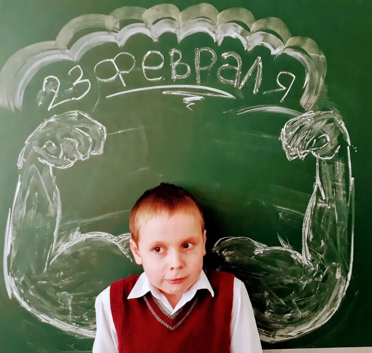 Мальчиков поздравили в школе. Мальчиков поздравили в школе. Подарки мальчикам на 23 февраля в школе. Как оригинально поздравить мальчиков в классе потом девочек. Поздравление мальчиков в классе.