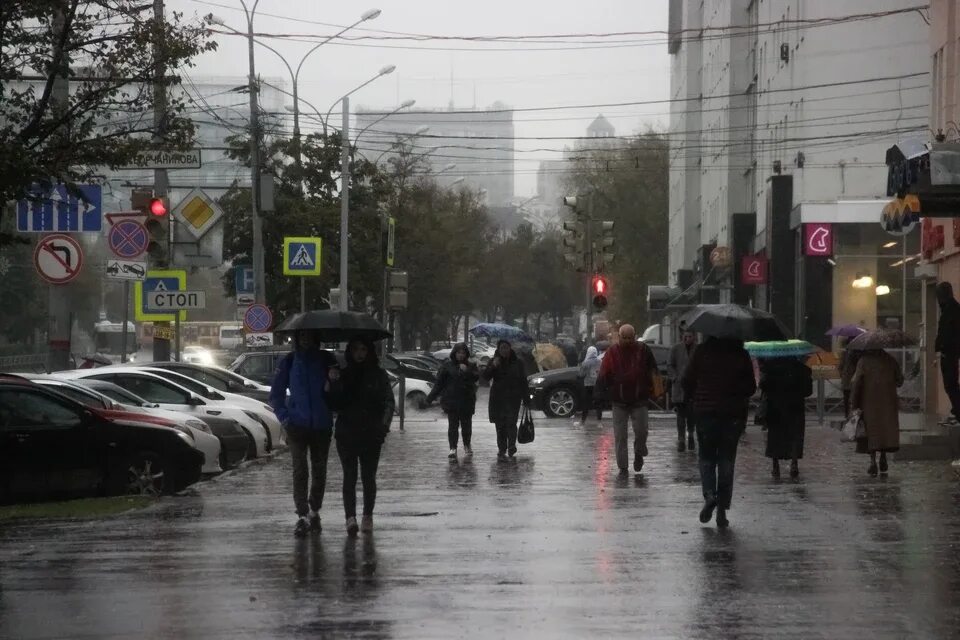 Во сколько закончится дождь сегодня. Дождливый Новосибирск. Дождь в центре Перми. Когда закончится дождь. Дождь прекратился.
