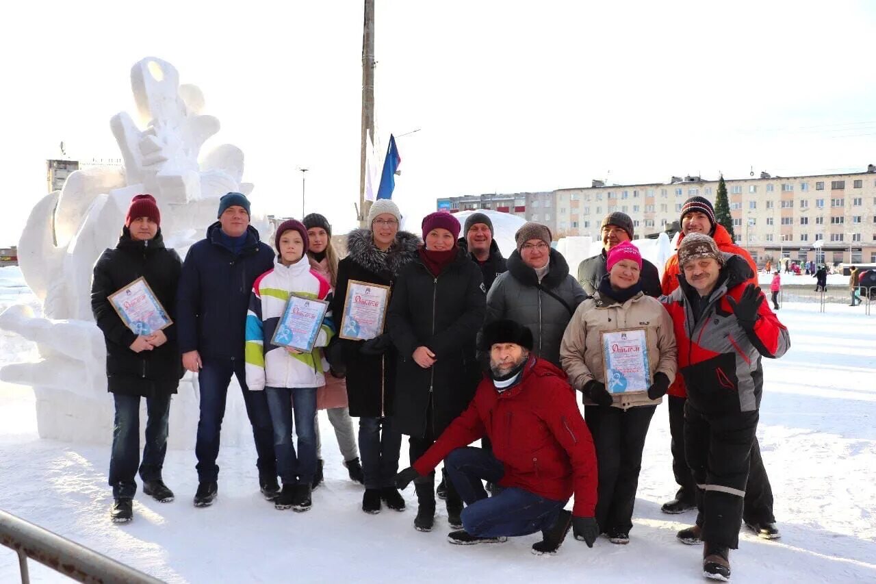 Магазин мультисвет кандалакша. Аптека кандалакша. Кировская 33 кандалакша. Вакансии мончегорск свежие. Кафе в центре кандалакша.