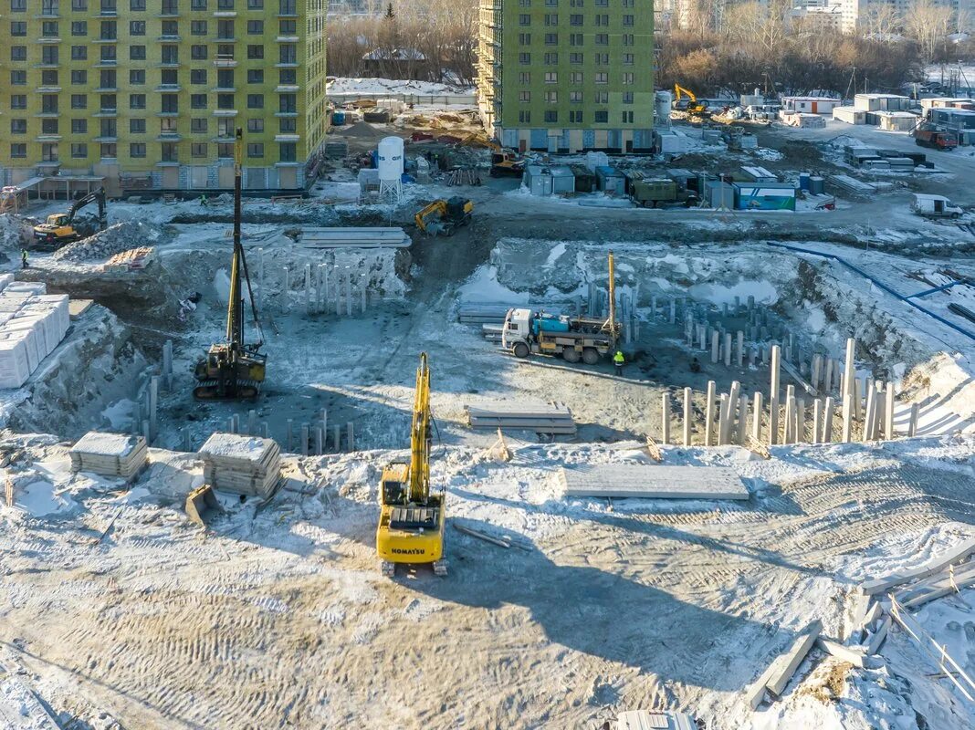 Исеть парк екатеринбург квартиры от застройщика. Суомен ранта ЖК Екатеринбург. Пик Екатеринбург. Парк Маяковского Екатеринбург зимой 2023. Суомен ранта ЖК Екатеринбург ход строительства фото.