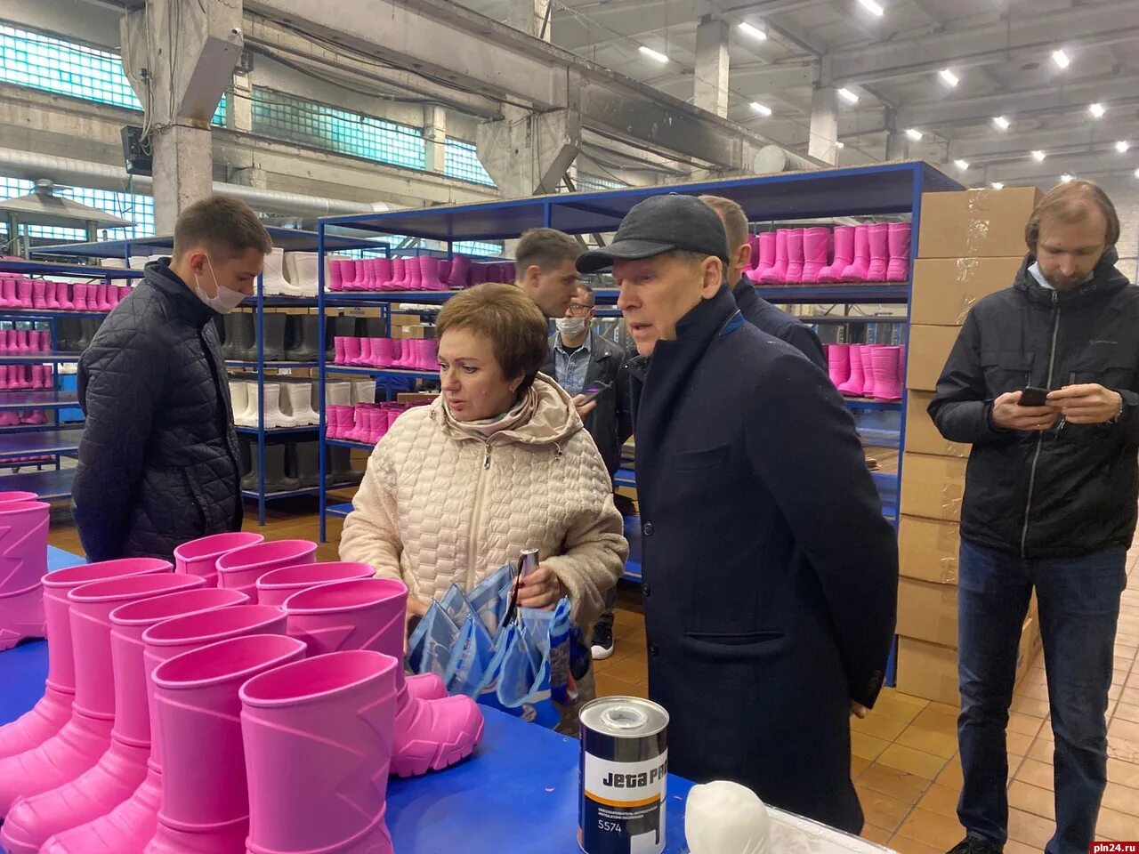 Нордман псков завод. Завод псков полимер. Нордман псков завод. Продукция завод псков-полимер псков. Изготовление ботинок.