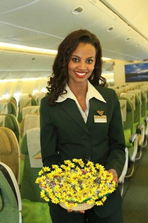 Ethiopian airlines рейс. Ethiopian Airlines стюардессы. Ethiopian самолет Ethiopian Airlines. Ethiopian Airlines форма стюардесс. Ethiopian Airlines 323.