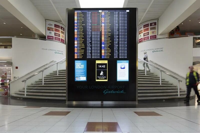 Info entry. Монитор в аэропорту. airport display. flight information display system. flight information display board.