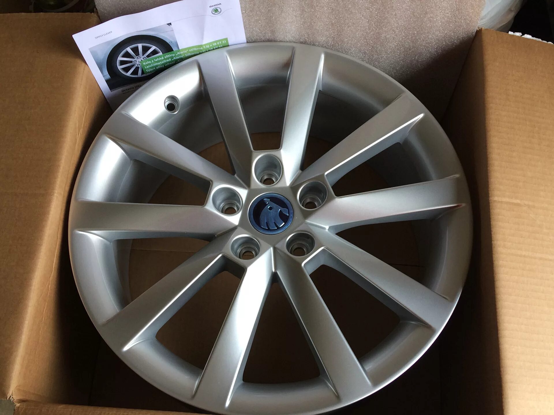 оригинальные диски на шкоду октавию. диски minoris r16 skoda octavia a7. диски шкода октавия r16. диски шкода октавия а7 r16. Skoda octavia minoris r16.