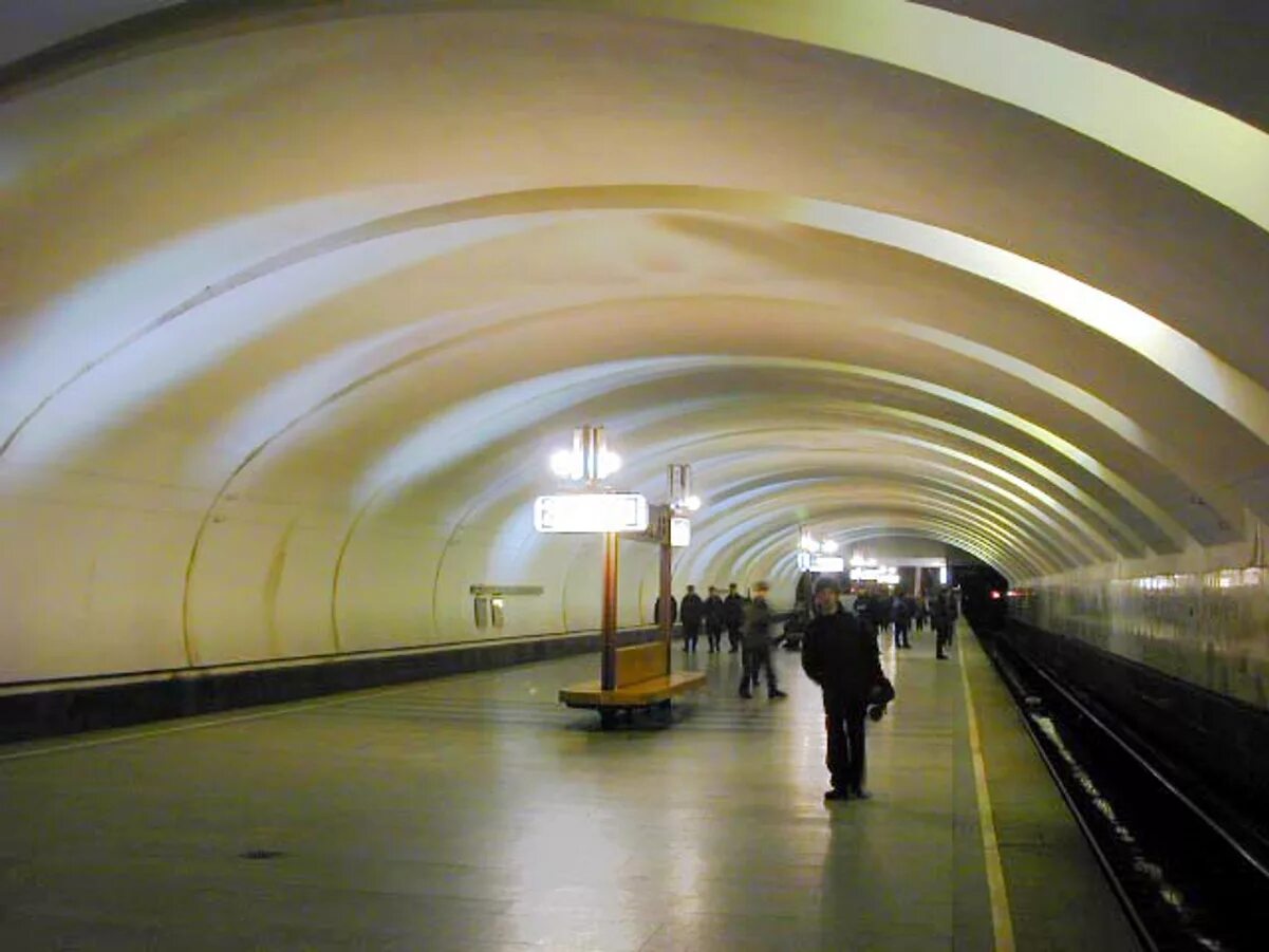 Станция метро Крылатское. Станция Крылатское 1990. Метро Крылатское Филевская линия. Станция Крылатское 1989.