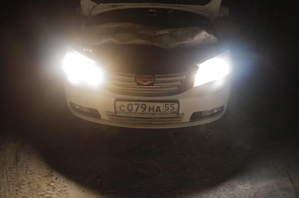 Geely emgrand как поменять лампочку ближний свет Снятие передней фары Geely Emgrand X7. Geely Emgrand X7, 2 л, 2015 года своими