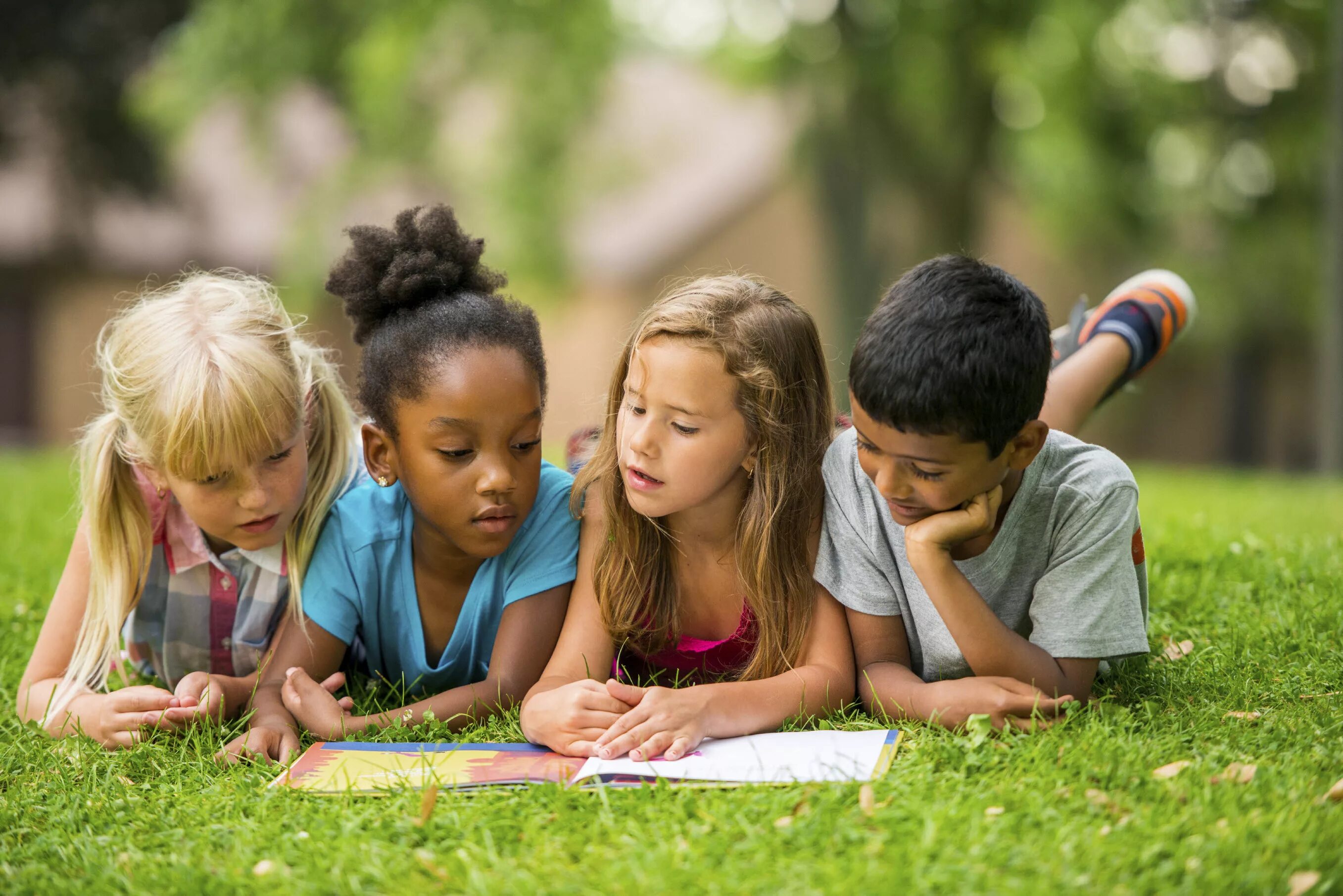 Children pic. Разные дети. Детям о дружбе. Дети разных рас. Дружба разных рас.