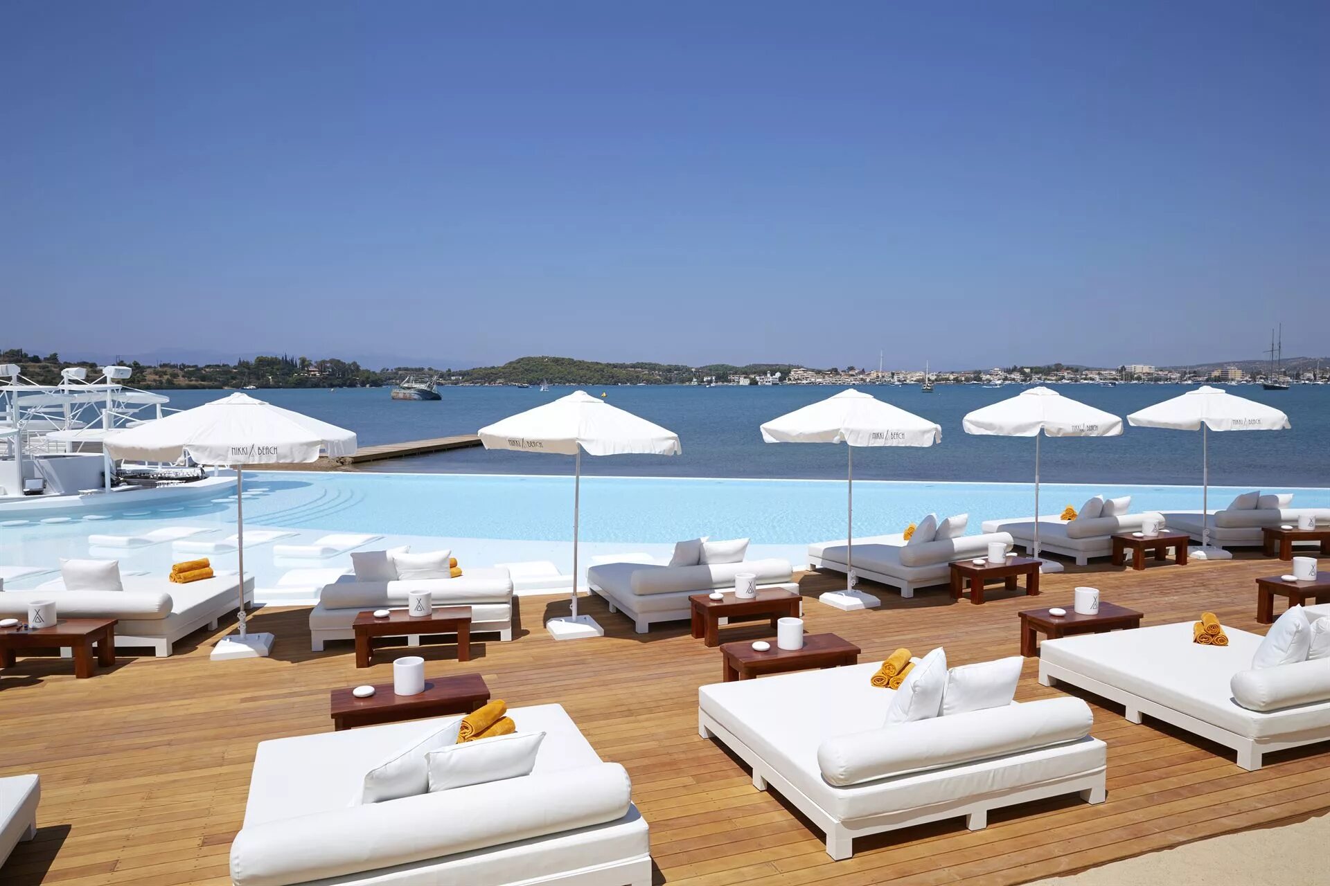 Nikki beach resort spa. Nikki Beach Черногория.