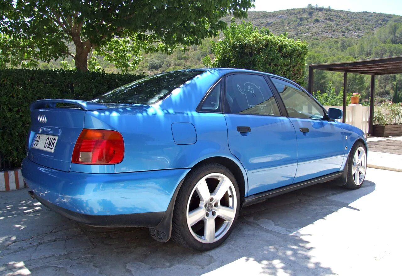 Купить ауди а4б5. Audi a4 b5. Audi a4 b5 Blue. Audi a4 b5 Blau. Audi a4 b5 голубой.