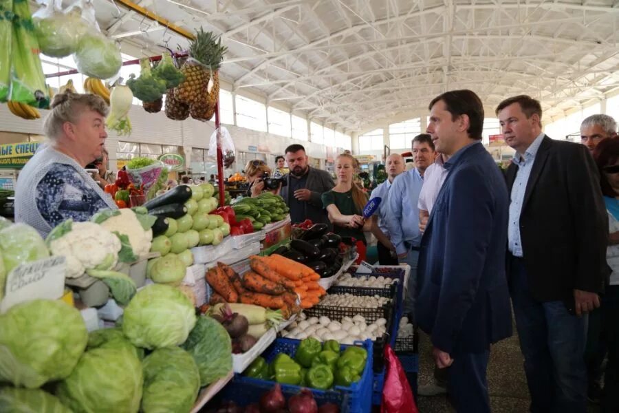 Орел работа рынков. Центральный рынок орел. город орел центральный рынок. ливенский центральный рынок. молочный рынок орел.