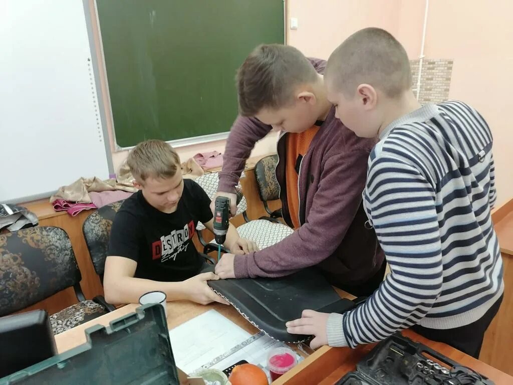 Содержание интерната. Дмитриевская школа интернат. уголок воспитанника школы-интерната. курская школа-интернат. дмитриевская школа интернат вк.