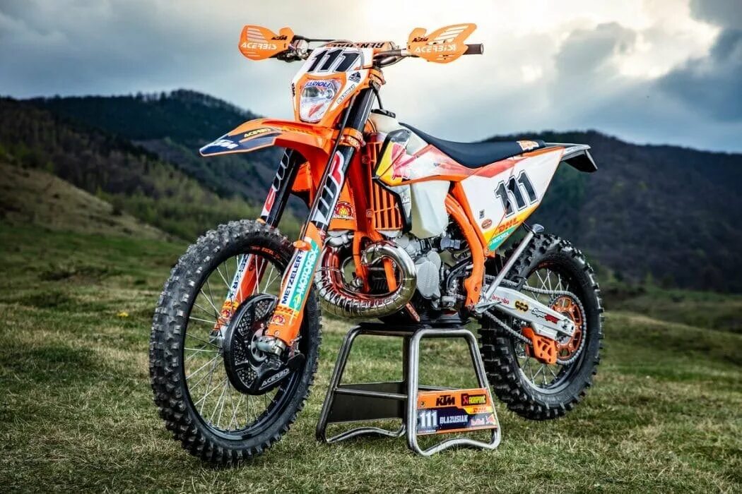 Тест эндуро мотоциклов KTM EXC-F и EXC 2020 года