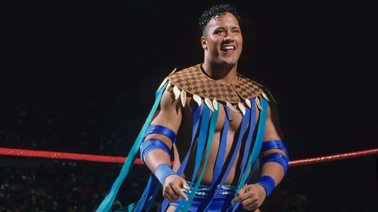 Драг реслинг. Dwayne johnson 1996. дуэйн джонсон реслинг 1996. скала джонсон рестлер. питер майвия рестлер.