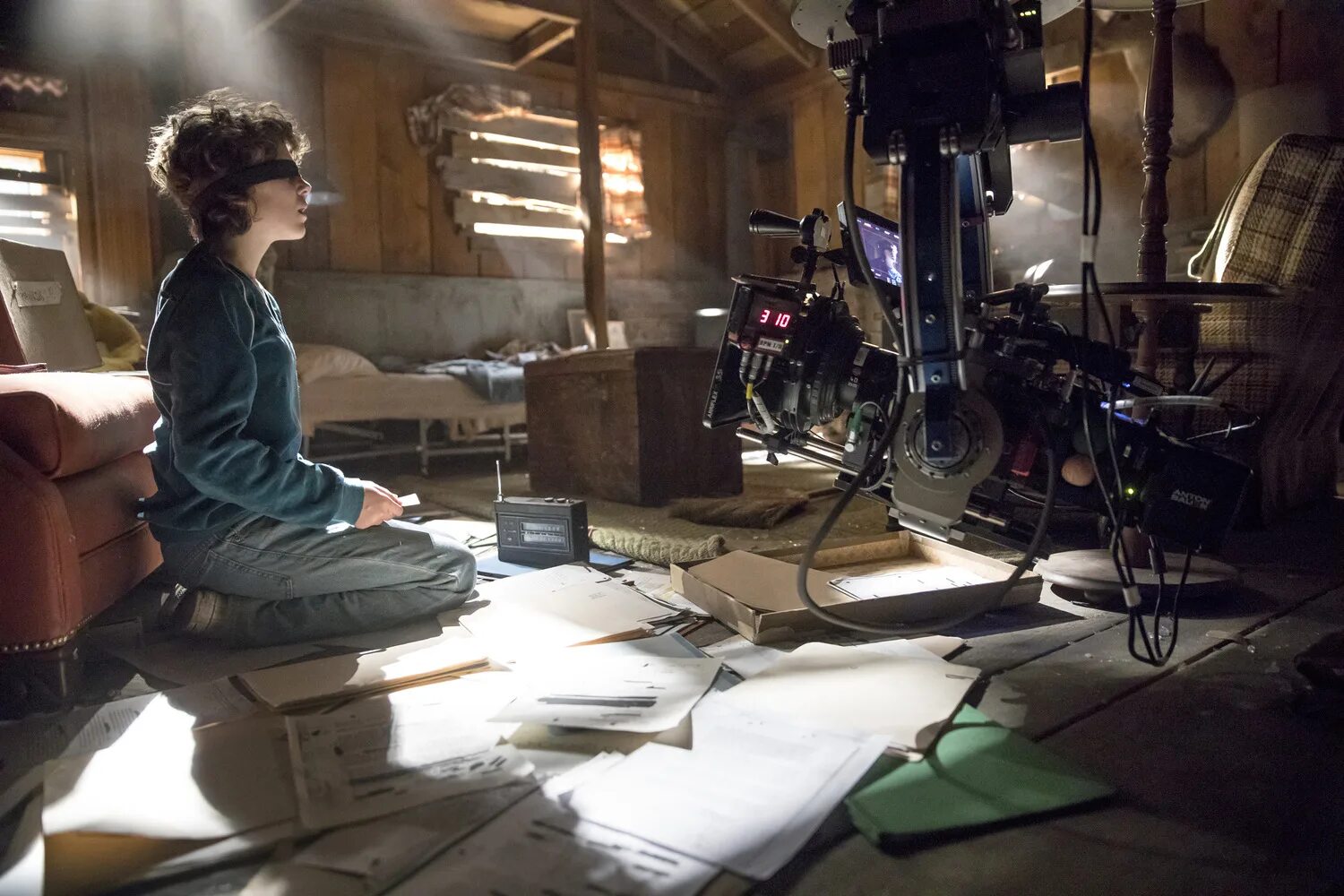 Осд 5 съемки. Осд 5 съемки. Очень странные дела сериал. Осд 5 съемки. Осд 5 съемки.