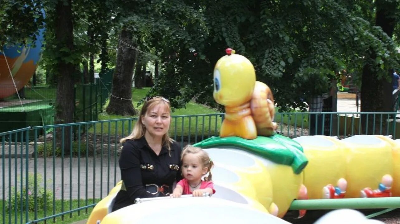 Аттракционы для многодетных. Многодетная семья в парке аттракционов. город детей краснодар. аттракционы многодетным. детские аттракционы в анапе многодетным семьям.