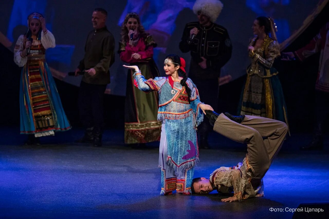 танцы забайкалья. театр песни и танца забайкалье. фолк-театр "забайкалье" (чита). фотографии актрис театра песни и танца в забайкалье. танцы забайкалья.