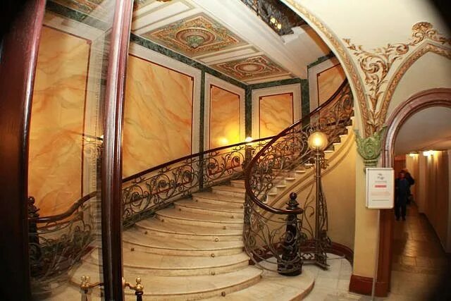 биржевая 16. биржевая линия 4. биржевая линия 6. дом елисеевых на биржевой линии 14. особняк купцов елисеевых биржевая линия 12.