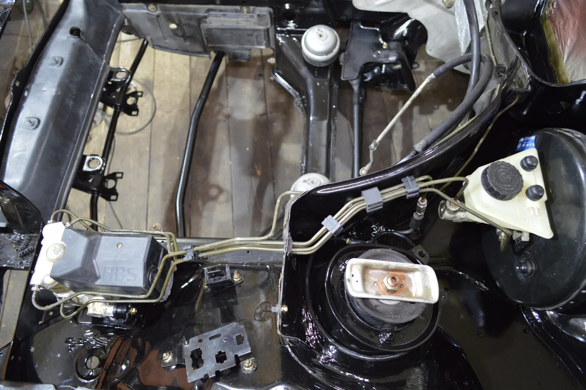 Ан-124 шасси. Мерседес w124 в какой цвет красить молдинги. Изделия своими руками из поршней. Сборка 124. Турбо мотор ваз 16кл.