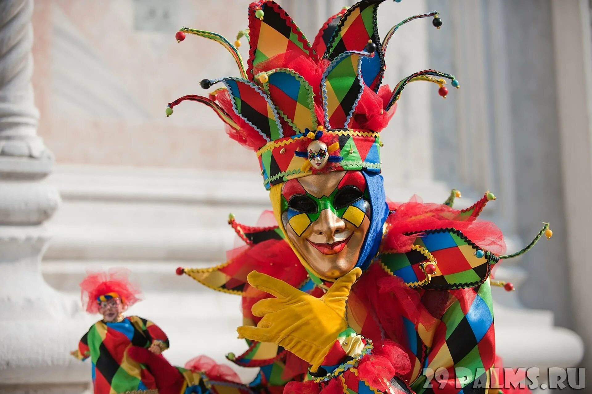 Смех арлекино. Венецианский карнавал Арлекино. Аркекин Венеция карнавал. Шут клоун Арлекин Коломбина. Венецианский карнавал маска Арлекин.