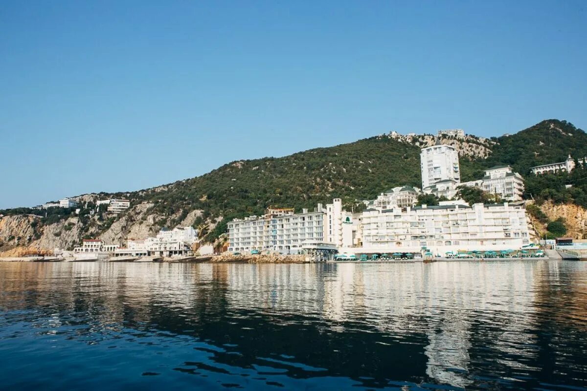 Сон у моря ялта. Пальмира палас ялта. пальмира палас ялта сон у моря. пальмира палас пляж. palmira palace пляж.