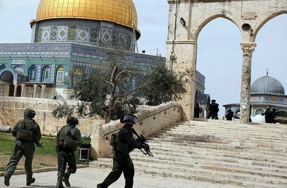 Аль аксу новости. Палестина Аль Акса. Palestine мечеть Аль Акса. Аль Акса масжиди. Мечети на территории в Аль Акса.